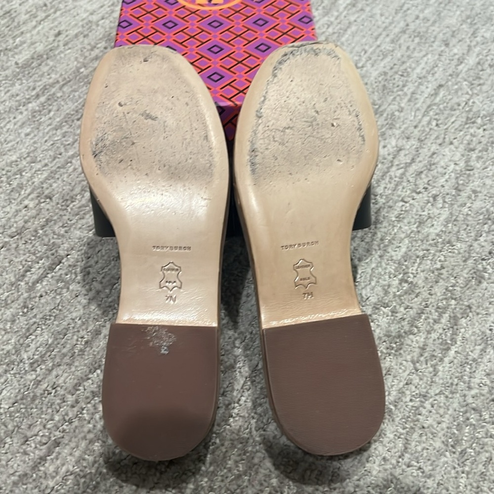 TORY BURCH LOGO LEATHER AND CORK SANDALS - Picture 3 of 4